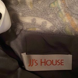 Mother of the Groom dress, size 16 worn once. Beautiful Dress!!!